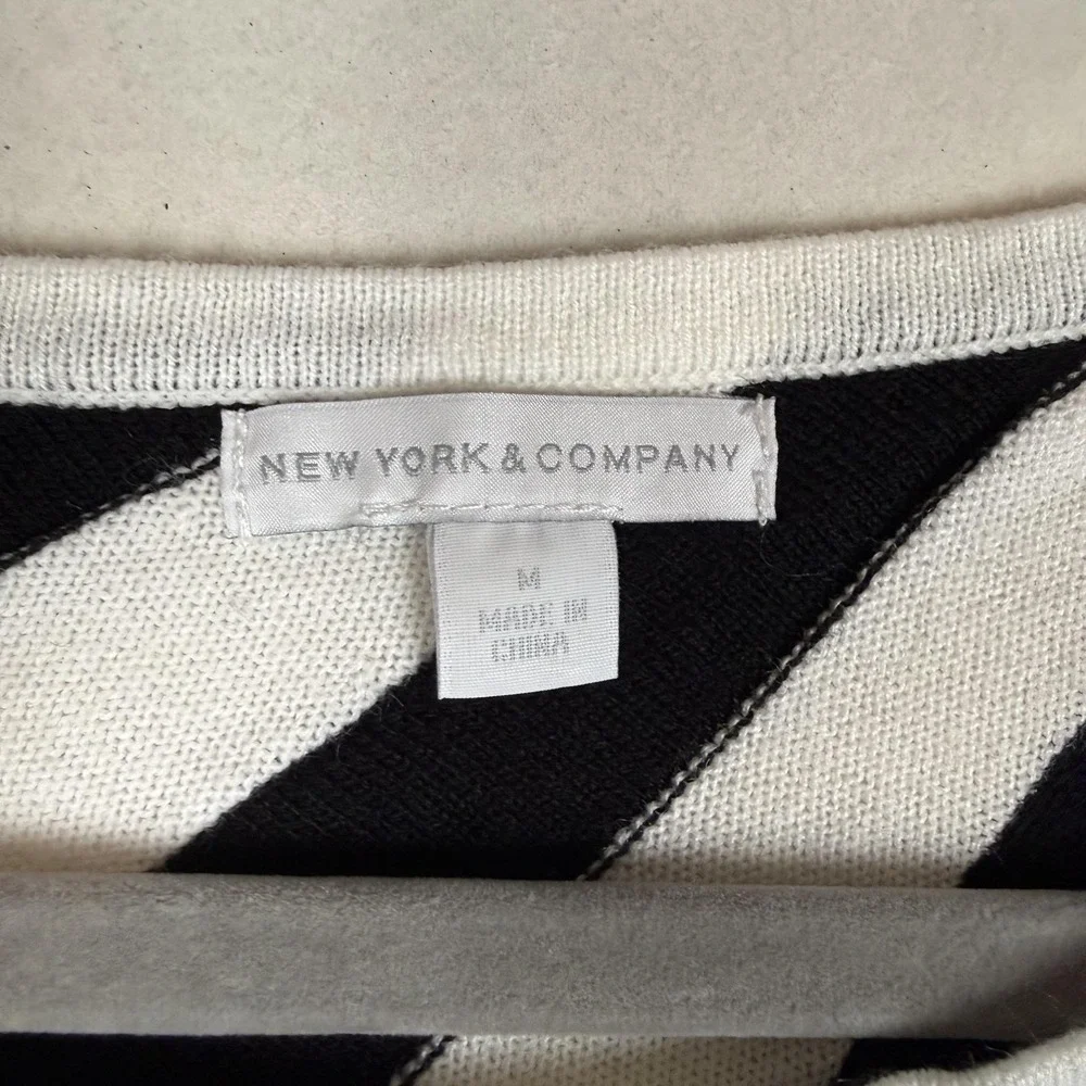 New York‎ & Company Sweater Womens Medium Black Stripe Tunic 3/4 Sleeve Dolman